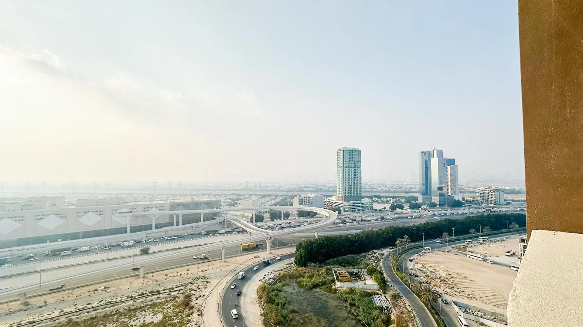 דירה דובאי Bespoke Holiday Homes - High Floor Studio In Tower 108 Jvc
